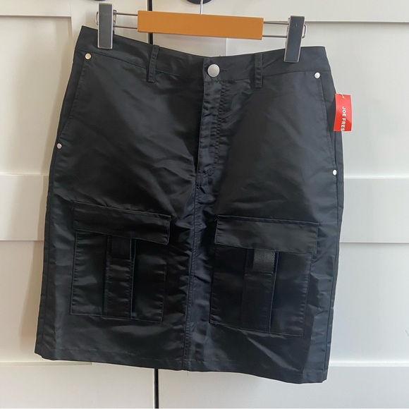 Joe Fresh Black Nylon Cargo Skirt - Picture 1 of 13